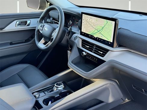 New 2026 Ford Explorer Active w/ Active Comfort Package image 6