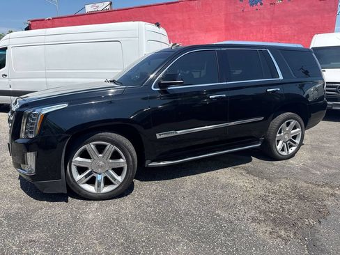 Used 2015 Cadillac Escalade Luxury AWD/4WD image 3