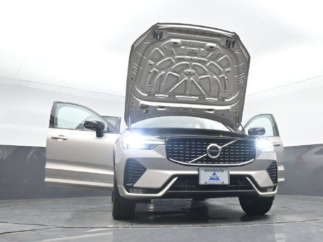 Used 2024 Volvo XC60 B5 Core w/ Climate Package AWD/4WD image 52