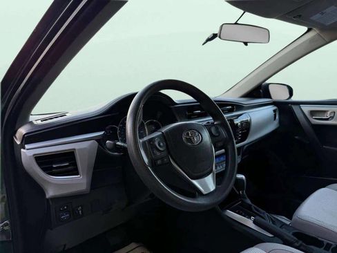 Used 2014 Toyota Corolla LE image 11