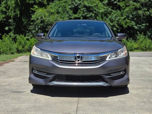 Used 2016 Honda Accord EX image 2