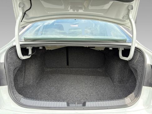 Used 2025 Volkswagen Jetta Sport FWD image 19