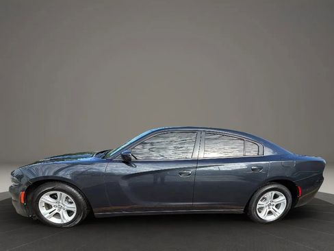 Used 2019 Dodge Charger SXT RWD image 8