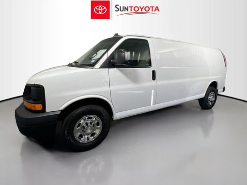 Used 2017 Chevrolet Express 3500 Work Van image 9