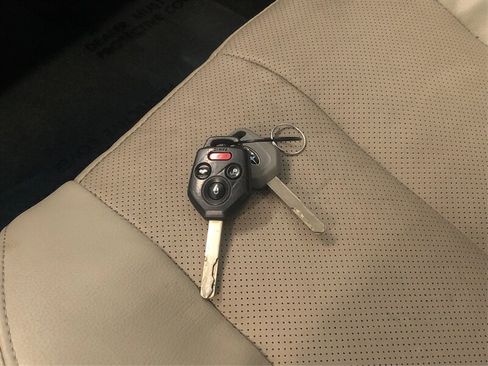 Used 2014 Subaru Legacy 2.5i Limited w/ Moonroof Package image 23