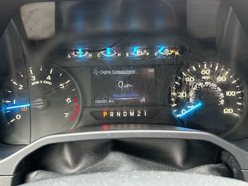 Used 2015 Ford F150 XL w/ Equipment Group 101A Mid AWD/4WD image 9