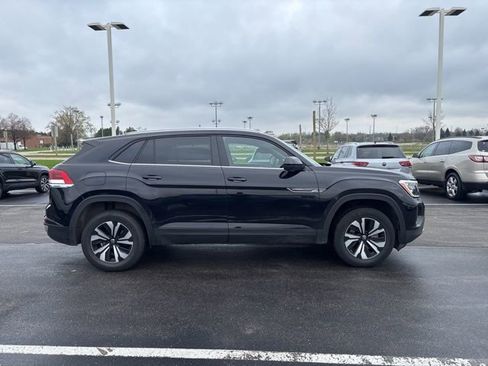 Used 2024 Volkswagen Atlas Cross Sport SE AWD/4WD image 3