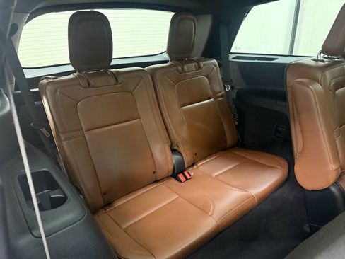 Used 2022 Lincoln Aviator Grand Touring w/ Equipment Group 301A AWD/4WD image 22