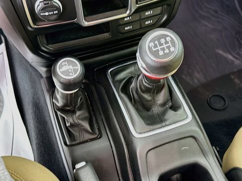 Used 2023 Jeep Wrangler Sport AWD/4WD image 17