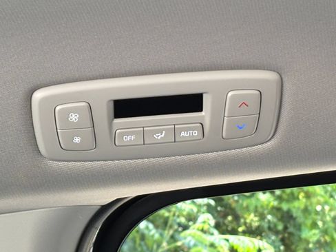 Used 2026 Kia Carnival FWD image 24