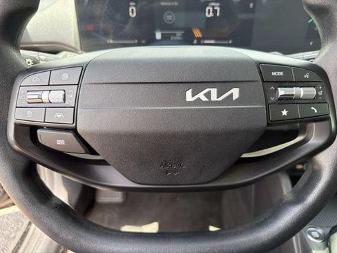 Used 2025 Kia K4 FWD image 23