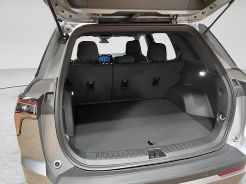 Used 2026 Chevrolet Equinox LT FWD image 38