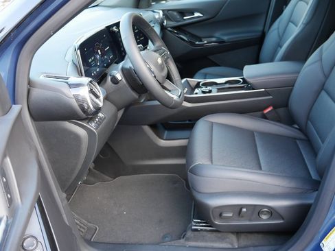 New 2026 Chevrolet Equinox LT image 8