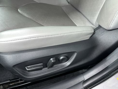 Used 2022 Toyota Camry XSE FWD image 14