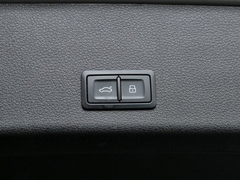 Certified 2023 Audi e-tron Chronos w/ Chronos Package AWD/4WD image 33