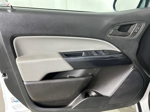 Used 2022 Chevrolet Colorado W/T RWD image 12