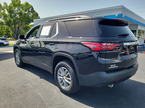 Used 2023 Chevrolet Traverse LT FWD image 3