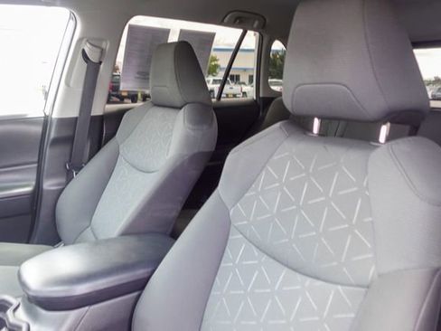 Certified 2021 Toyota RAV4 XLE AWD/4WD image 27