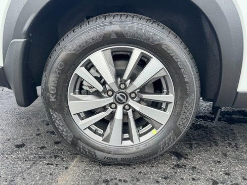 New 2026 Nissan Pathfinder SL image 4