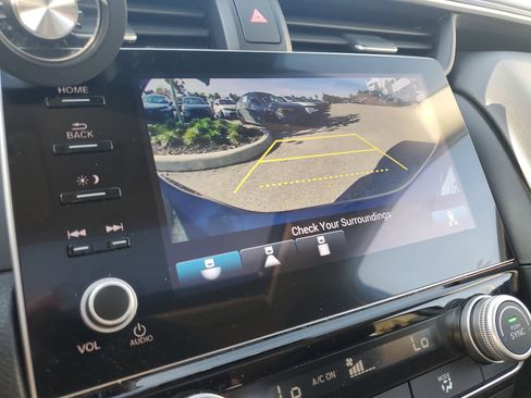 Used 2021 Honda Insight Touring image 28