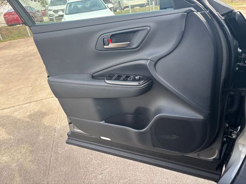 Used 2025 Toyota Crown XLE image 18