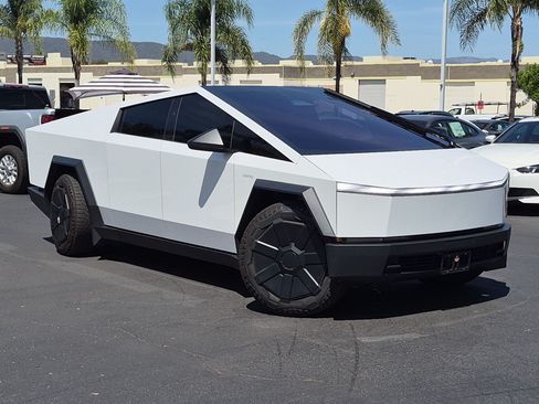 Used 2024 Tesla Cybertruck Cyberbeast AWD/4WD image 2