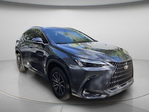 Used 2024 Lexus NX 250 FWD w/ Towing Package (2000 Lbs) image 4