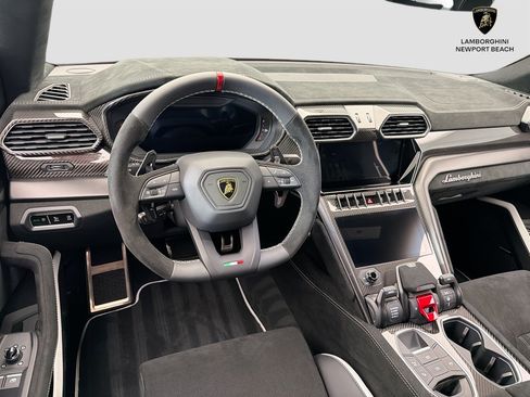 Used 2024 Lamborghini Urus Performante AWD/4WD image 52
