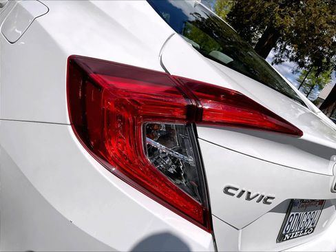Used 2018 Honda Civic EX image 31