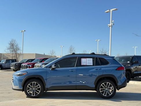 Used 2026 Toyota Corolla Cross XLE w/ Convenience Package image 7