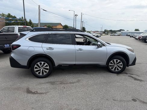Used 2022 Subaru Outback Premium AWD/4WD image 8