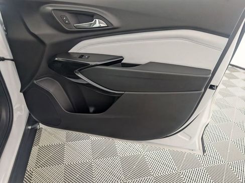 Certified 2026 Chevrolet Trax LT w/ Sunroof Package FWD image 32