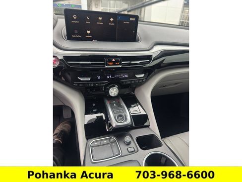 Used 2023 Acura MDX SH-AWD w/ Technology Package image 2