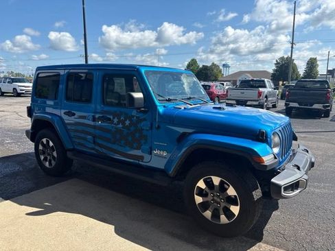 Used 2022 Jeep Wrangler Unlimited Sahara w/ LED Lighting Group AWD/4WD image 7