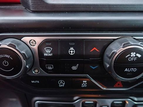 Used 2018 Jeep Wrangler Unlimited Rubicon w/ Uconnect 4C Nav & Sound Group image 22