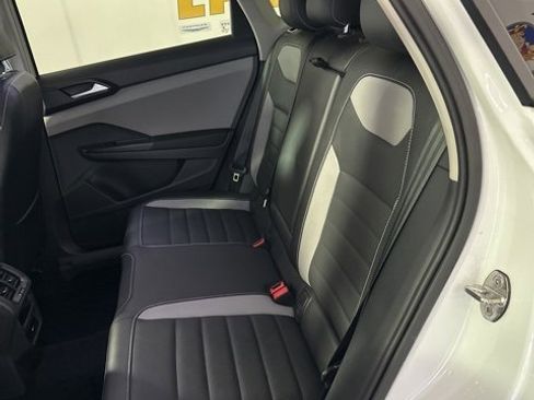 Used 2023 Volkswagen Taos SEL image 28