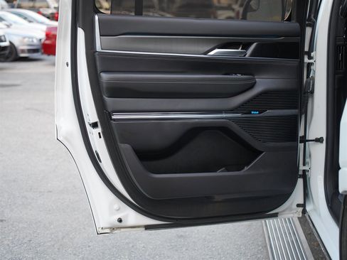 Used 2022 Jeep Grand Wagoneer Series II image 52