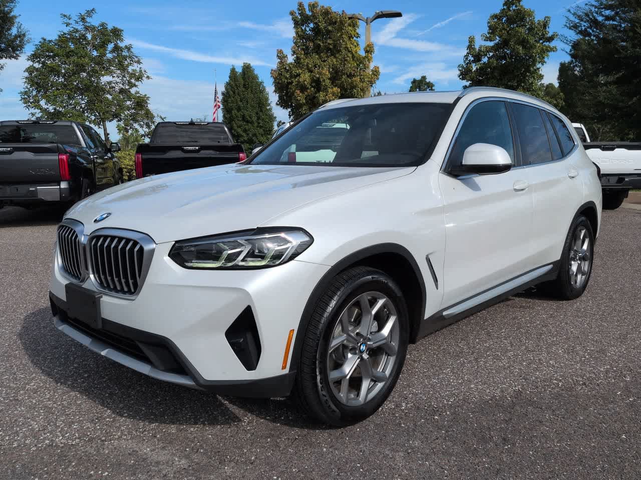 Used 2023 BMW X3 xDrive30i w/ Convenience Package AWD/4WD image 2