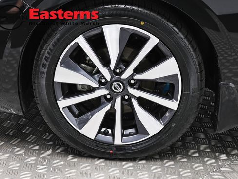 Used 2020 Nissan Sentra SV w/ SV Premium Package FWD image 31