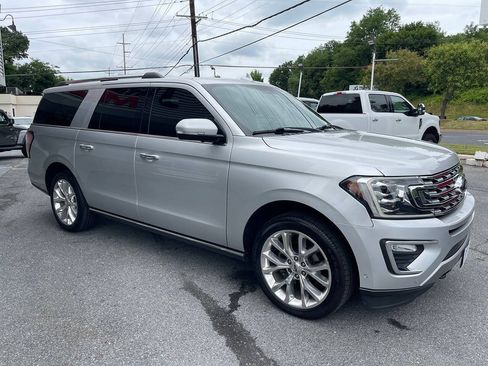 Used 2018 Ford Expedition Max Limited w/ Equipment Group 302A AWD/4WD image 9