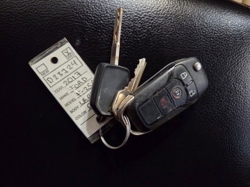 Used 2017 Ford F250 Lariat w/ Chrome Package image 49