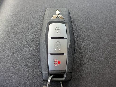 New 2026 Mitsubishi Outlander ES AWD/4WD image 30