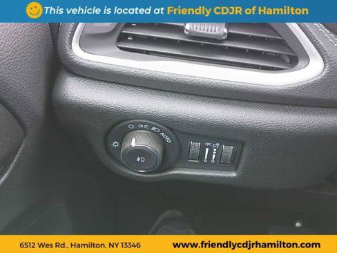 New 2026 Chrysler Pacifica Select image 17