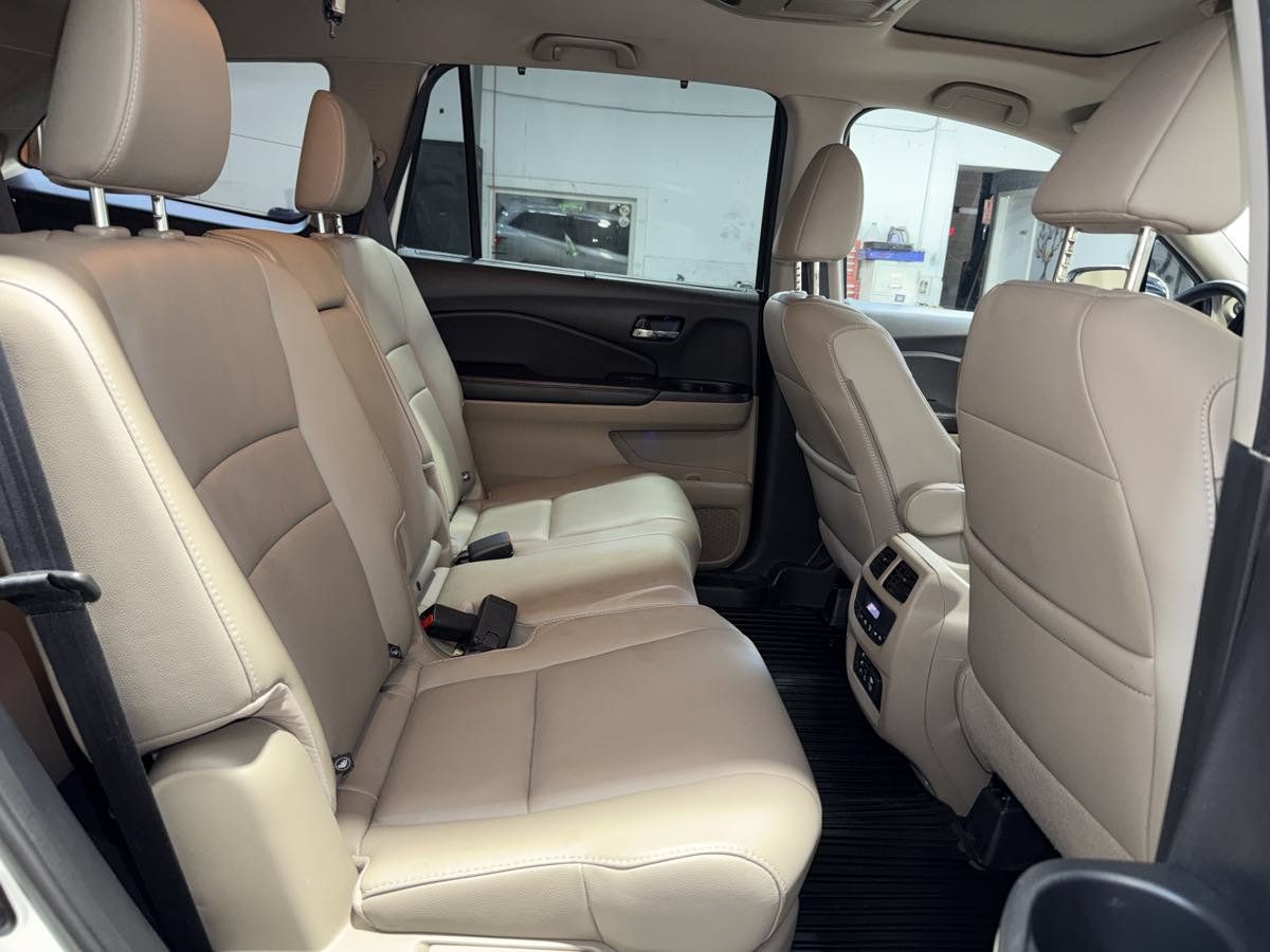 Used 2017 Honda Pilot Touring image 27