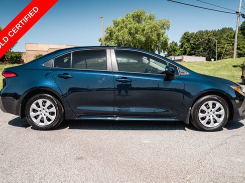 Certified 2025 Toyota Corolla LE FWD image 8