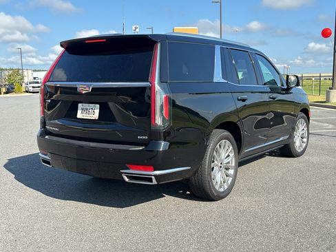 Used 2024 Cadillac Escalade Premium Luxury w/ Performance Package AWD/4WD image 5