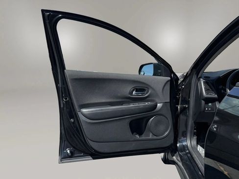 Used 2021 Honda HR-V LX image 11