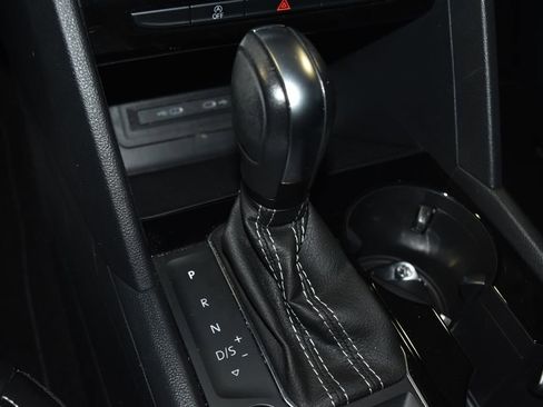 Used 2023 Volkswagen Atlas SE image 16