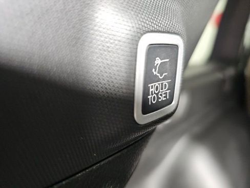 Certified 2024 Jeep Grand Cherokee Limited w/ Luxury Tech Group II image 30