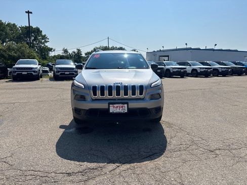 Used 2016 Jeep Cherokee Sport w/ Cold Weather Group AWD/4WD image 8